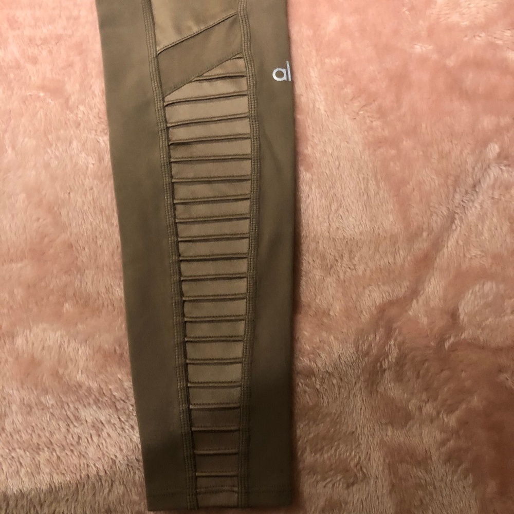 ALO Yoga High Waist Moto Legging - Picture 5 of 8